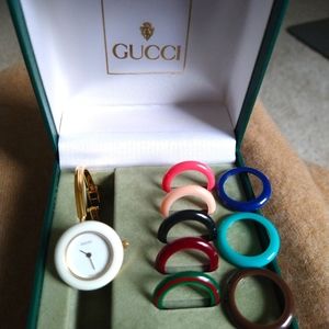 GUCCI Vintage XS/SMALL Bezel Watch ⌚ Runs perfect!